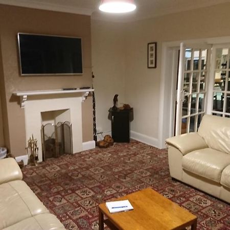 Sandown Manor Bagian luar foto