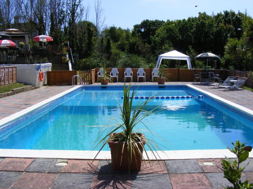 Sandown Manor Bagian luar foto